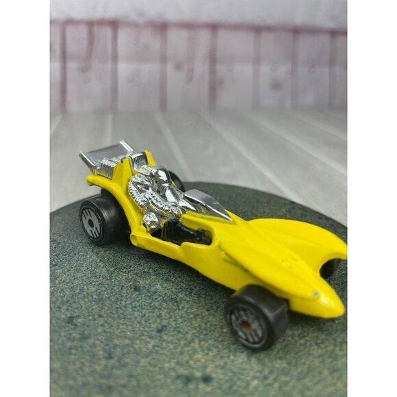 1992 Hot Wheels Yellow Pip Jammer Wild Racing Car #206 - Picture 1 of 7